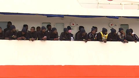 Afrikalı göçmenlerin 'umut yolculuğu' aralıksız sürüyor