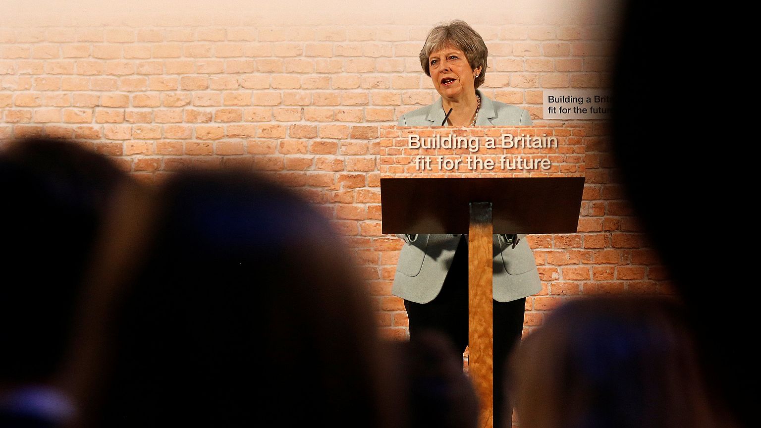 De May para Bruxelas