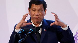 رئيس الفلبين يقول إن المحكمة الجنائية الدولية لا تملك حق اتهامه ومحاكمته "ولا بعد مليون سنة"