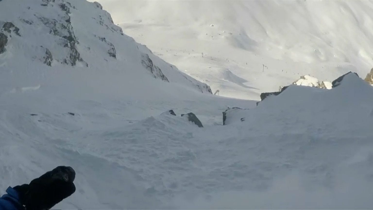 Wintersportler überlebt Lawinenabgang