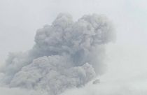 Vulkan Shinmoedake ausgebrochen