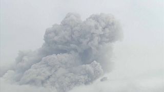 Vulkan Shinmoedake ausgebrochen