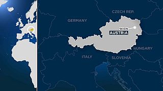 إصابة عدد من الأشخاص بجروح في هجوم بسكين بعاصمة النمسا فيينا 