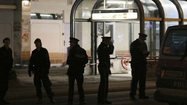 Varias personas son apuñaladas gravemente por un desconocido en Viena Varias personas son apuñaladas gravemente por un desconocido en Viena