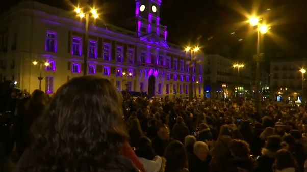 Una cacerolada en Madrid inicia la huelga feminista en España Una cacerolada en Madrid inicia la huelga feminista en España