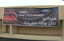 Mulheres aprendem a conduzir na Arábia Saudita