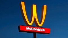 McDonald's впервые в истории изменил логотип в честь 8 Марта