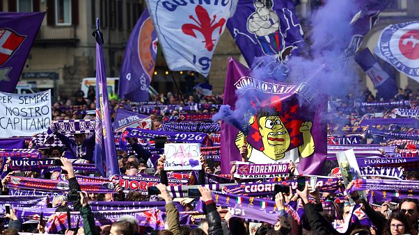Tausende Fans nehmen Abschied vom verstorbenen Davide Astori Tausende Fans nehmen Abschied vom verstorbenen Davide Astori
