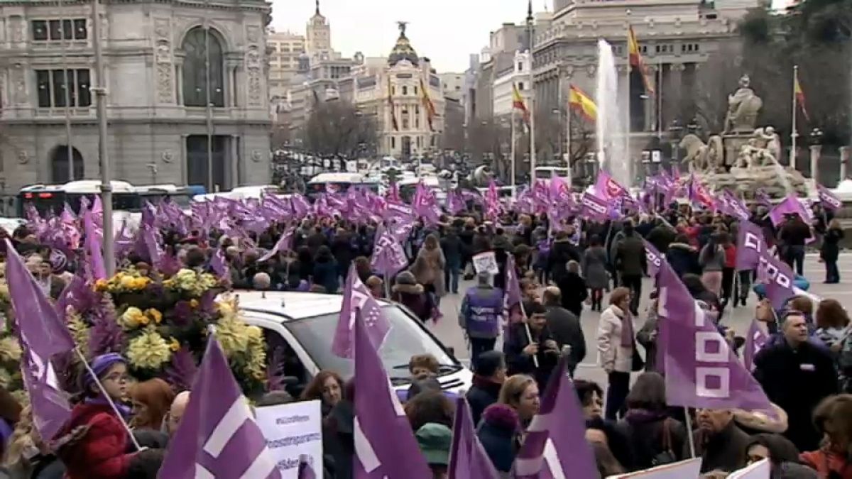 Gran seguimiento de la huelga feminista en España