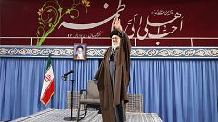 خامنئي: المرأة الغربية تتميز بالتعري والإثارة والمسلمة هي مصدر الاطمئنان