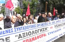Pensionistas protestam no centro de Atenas