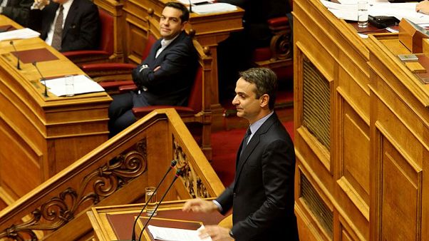 Σκληρή κόντρα Τσίπρα-Μητσοτάκη στη Βουλή για εθνικά και Novartis Σκληρή κόντρα Τσίπρα-Μητσοτάκη στη Βουλή για εθνικά και Novartis