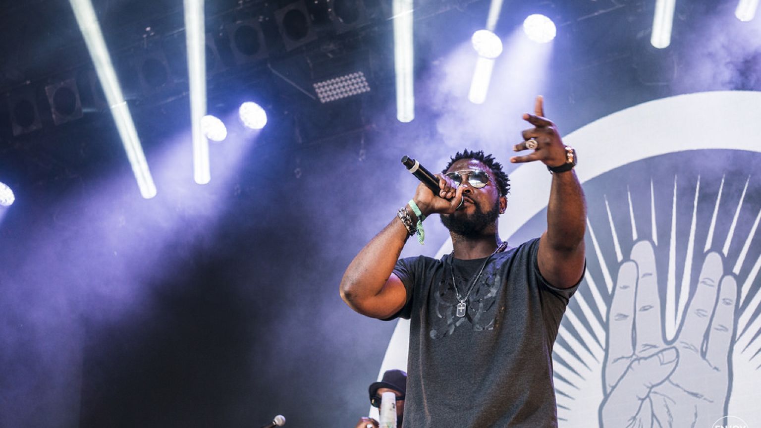 Federação belga de futebol defende rapper acusado de misoginia