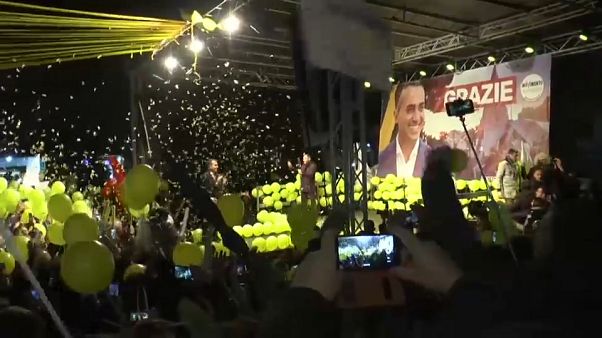 "M5s? Una specie di sarchiapone. Renzi? Vecchio passato per nuovo". "M5s? Una specie di sarchiapone. Renzi? Vecchio passato per nuovo".