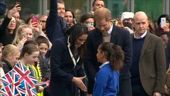 Prens Harry ve nişanlısına Birmingham'da büyük ilgi