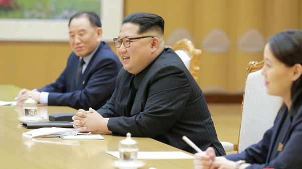 الصين ترحب والنفط يرتفع بفعل أنباء لقاء ترامب وكيم الصين ترحب والنفط يرتفع بفعل أنباء لقاء ترامب وكيم