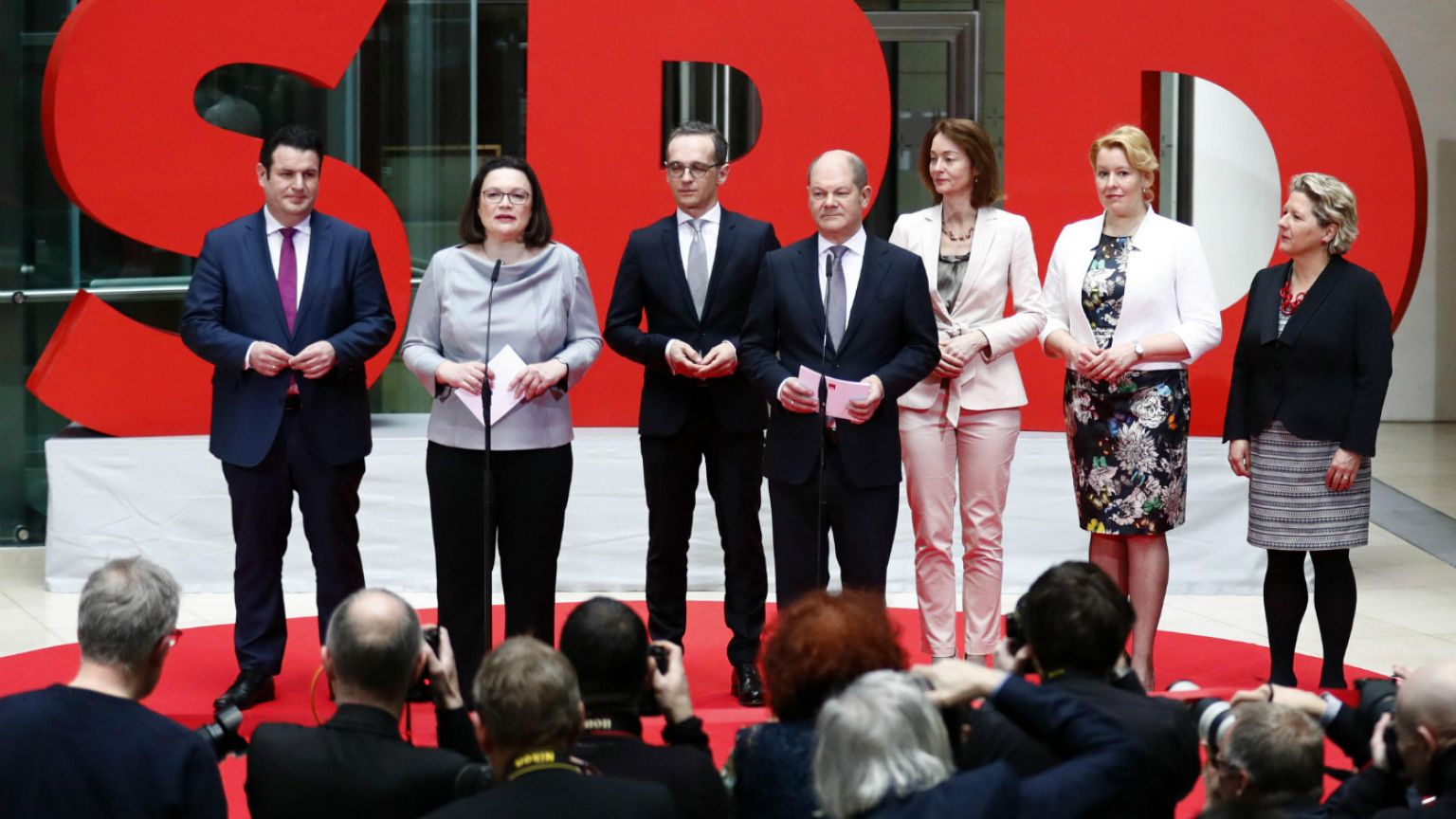 Almanya: Sosyal Demokratların bakanları belli oldu