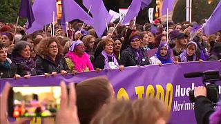 İspanya'da 6 milyon kadın cinsiyet eşitsizliğini protesto etti