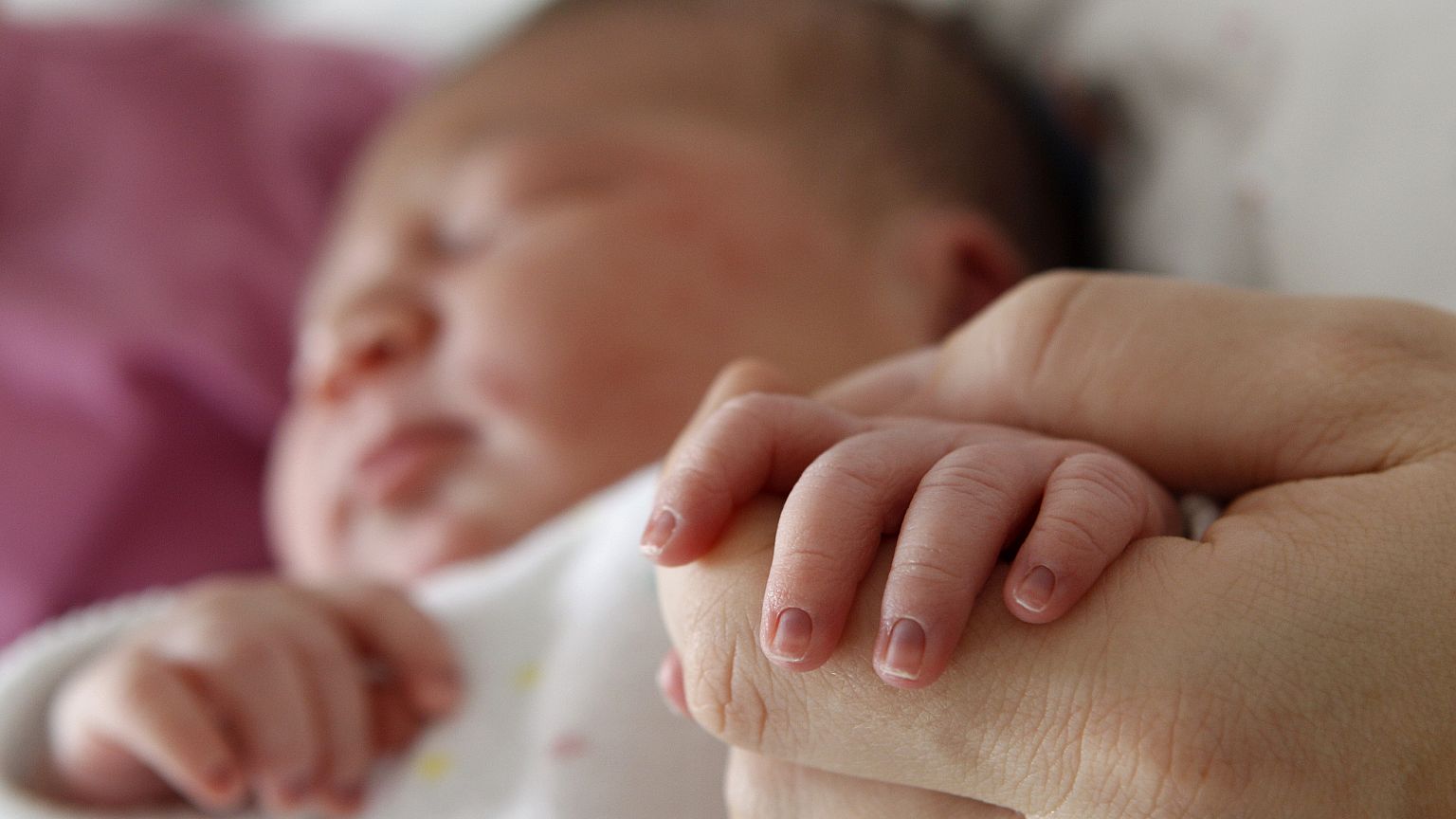 15 év börtönre ítélték a házaspárt, akik hagyták meghalni gyereküket 