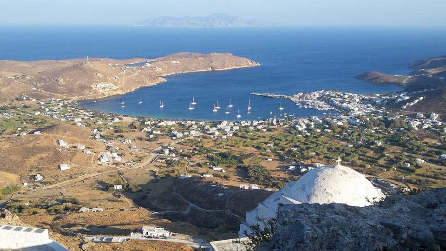 Ύμνος των FT για την Σέριφο: Το καταφύγιο της Μεσογείου