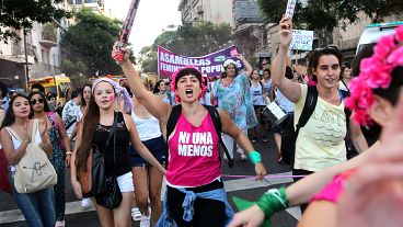 Argentinien: Zehntausende demonstrieren für Frauenrechte