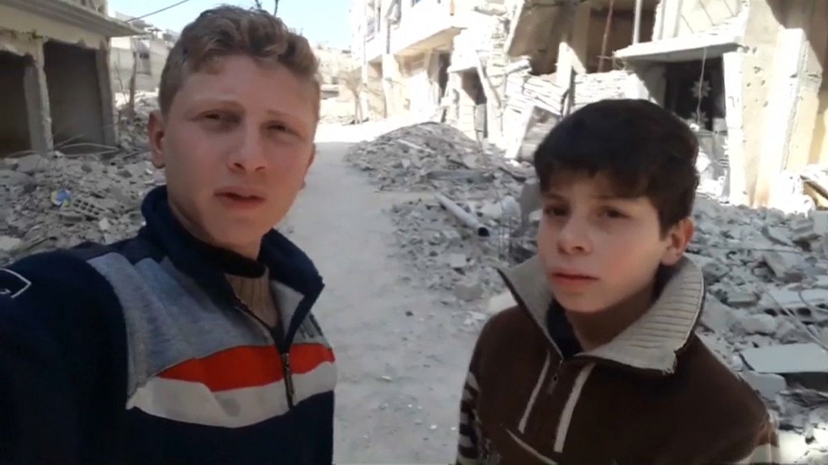 تعرفوا على محمد نجم أصغر مصور في الغوطة الشرقية