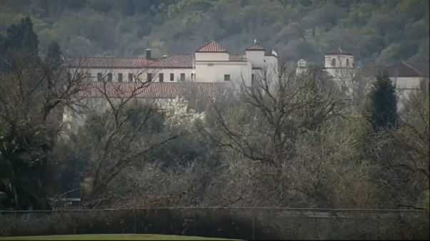 Τέσσερις νεκροί σε ομηρία σε οίκο βετεράνων Τέσσερις νεκροί σε ομηρία σε οίκο βετεράνων
