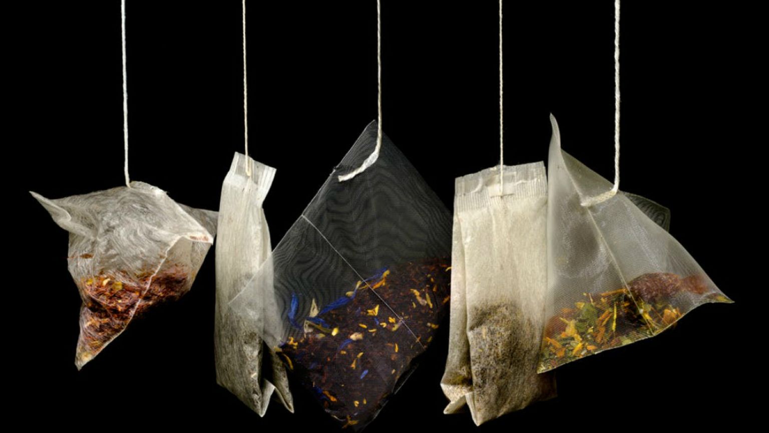 نقاشی بر چای کیسه‌ای