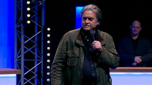 Bannon: "Siate orgogliosi se vi chiamano razzisti" Bannon: "Siate orgogliosi se vi chiamano razzisti"