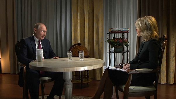 Russiagate: "Sinceramente me ne frego", così Putin sulle accuse contro Mosca Russiagate: "Sinceramente me ne frego", così Putin sulle accuse contro Mosca
