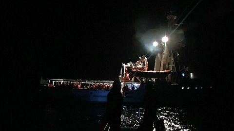 Hundreds of migrants rescued in mediterranean