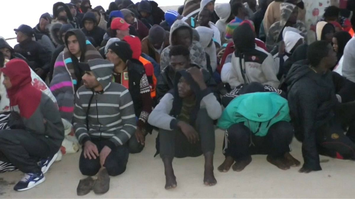 Akdeniz'de 237 göçmen kurtarıldı