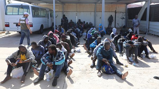 Les garde-côtes libyens sauvent 250 migrants en Méditerranée Les garde-côtes libyens sauvent 250 migrants en Méditerranée