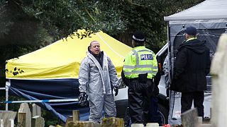 حمله با گاز اعصاب به جاسوس روس در بریتانیا؛  پلیس از مشتریان بار خواست لباس‌هایشان را بشویند 