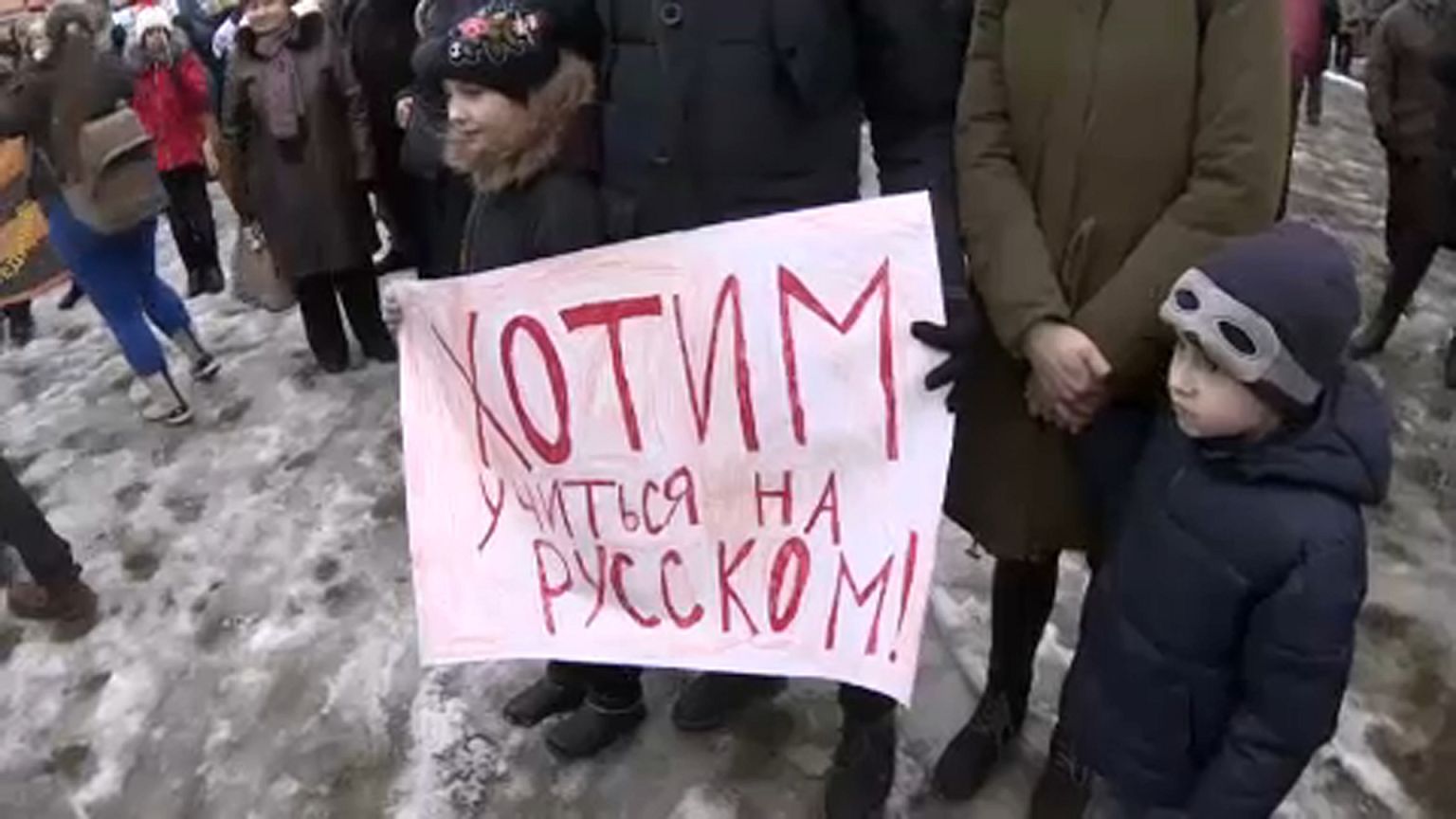 Saját nyelvükön akarnak tanulni