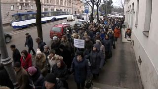 Riga: in piazza per difendere le scuole russe 