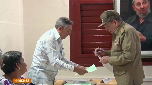 Raúl Castro vota en las elecciones Raúl Castro vota en las elecciones