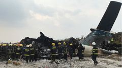 Συντριβή αεροπλάνου στο αεροδρόμιο του Κατμαντού - Δεκάδες νεκροί