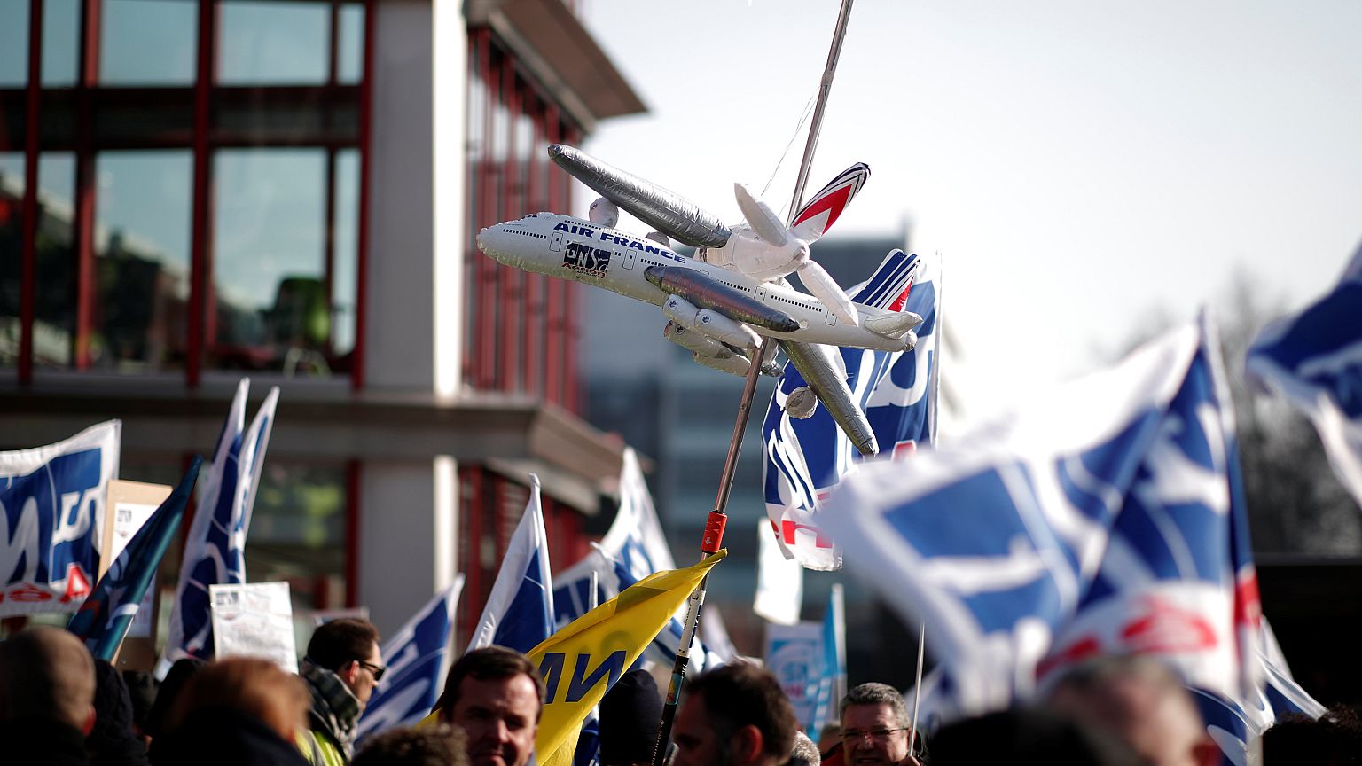 Air France: Ξεκινά η δίκη των 12 που κατηγορούνται για βιαιότητες 