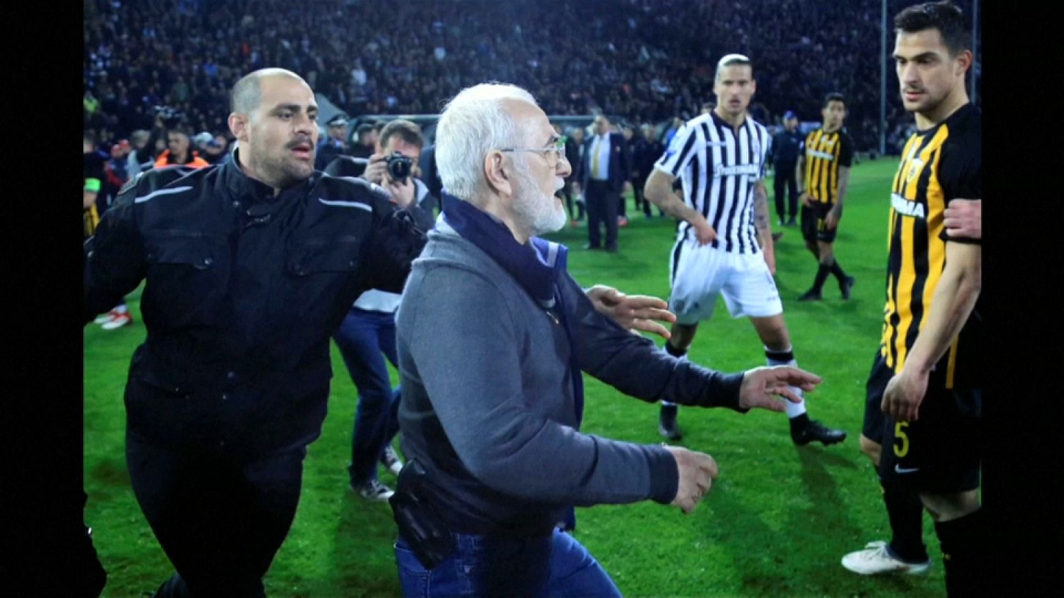 Grecia suspende la liga de fútbol por el caso PAOK-AEK