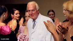 Hubert de Givenchy lors de son dernier défilé le 11 juillet 1995 à Paris,