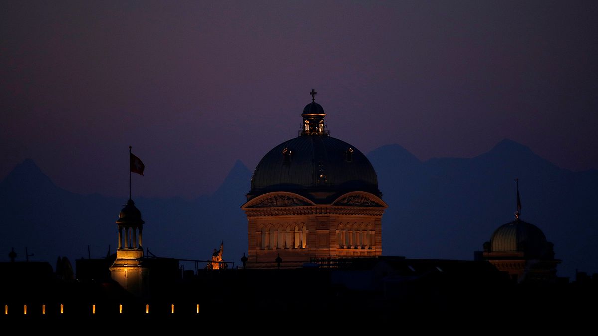 İsviçre parlamentosu tartışılacak gündem olmadığı için açılmadı