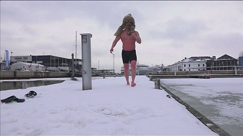 Estonian swimming championship in sub zero temperatures