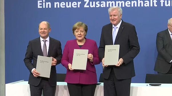 Aláírták a koalíciós megállapodást Berlinben Aláírták a koalíciós megállapodást Berlinben