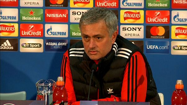 Jose Mourinho'dan Frank De Boer'a sert cevap Jose Mourinho'dan Frank De Boer'a sert cevap