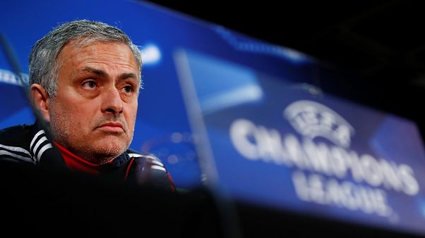 José Mourinho recadre Frank de Boer José Mourinho recadre Frank de Boer