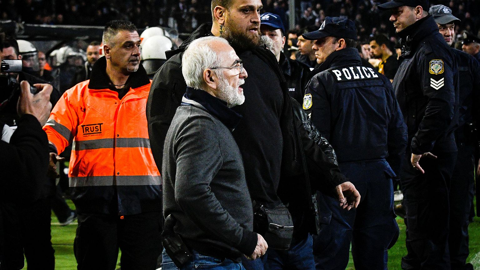 Η FIFA απειλεί την Ελλάδα με αποβολή