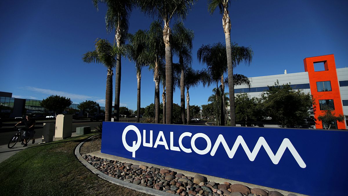 Trump blocks Qualcomm takeover by Broadcom