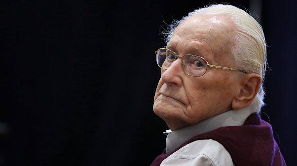 Meghalt az „auschwitzi könyvelő” Meghalt az „auschwitzi könyvelő”