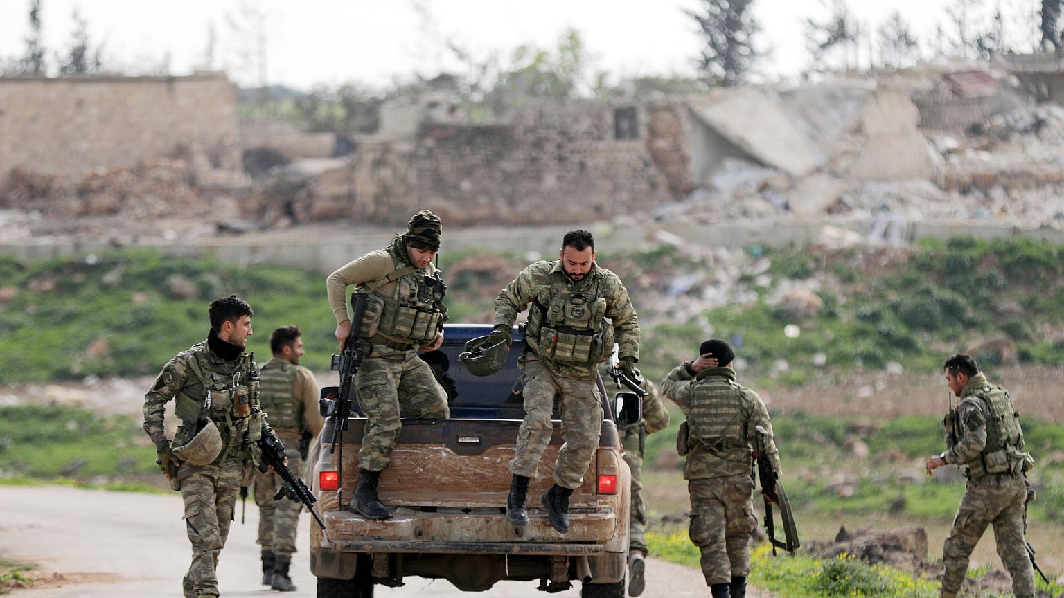 Ankara assure encercler la ville syrienne d’Afrine 